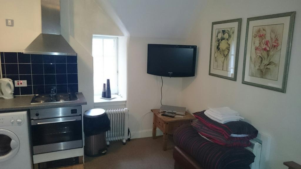 Royal Mile Budget Apartments Edinburgh Room photo