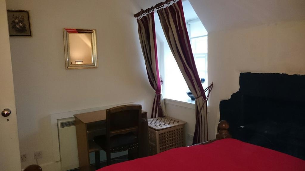 Royal Mile Budget Apartments Edinburgh Room photo